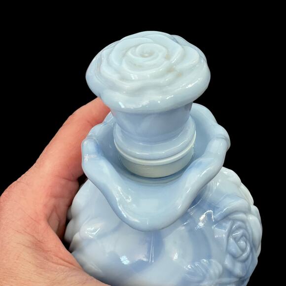 Vintage Avon Blue Milk Glass Pitcher w/ Stopper 1978 Victorian Rose Floral - Picture 7 of 11